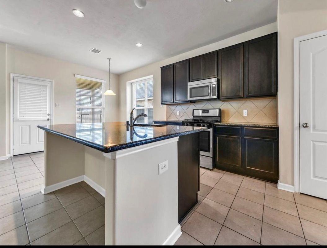 12014 Rockridge Falls Dr - Photo 2 of 3