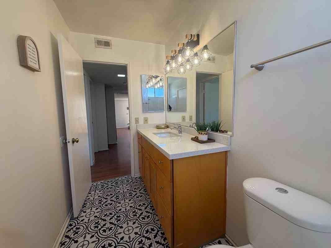 9362 Shadowood Dr - Photo 2 of 23