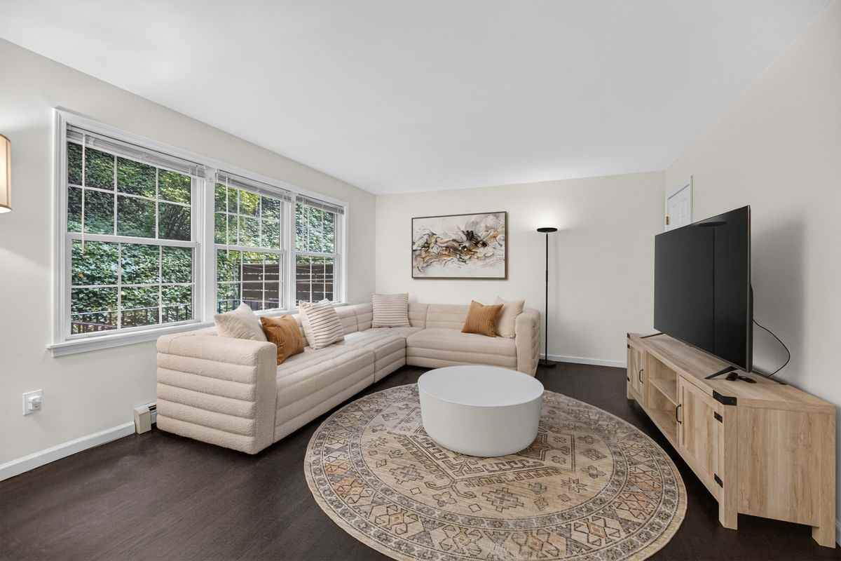 13 Cedar Pl - Photo 4 of 29