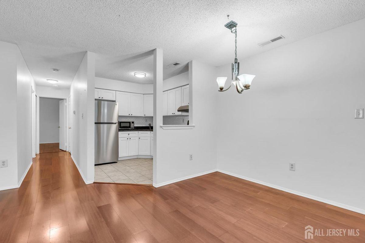 1719 Aspen Dr - Photo 3 of 34