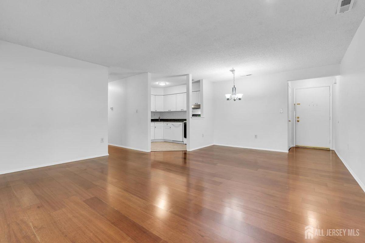 1719 Aspen Dr - Photo 5 of 34