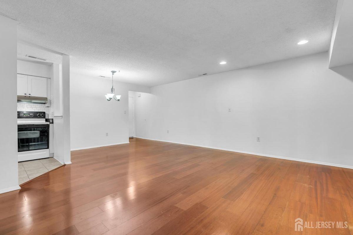 1719 Aspen Dr - Photo 6 of 34