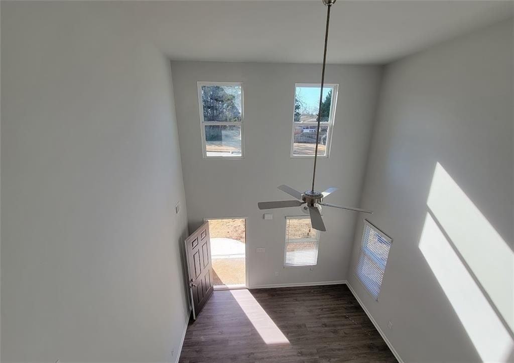 612 W Vincent Dr - Photo 2 of 9