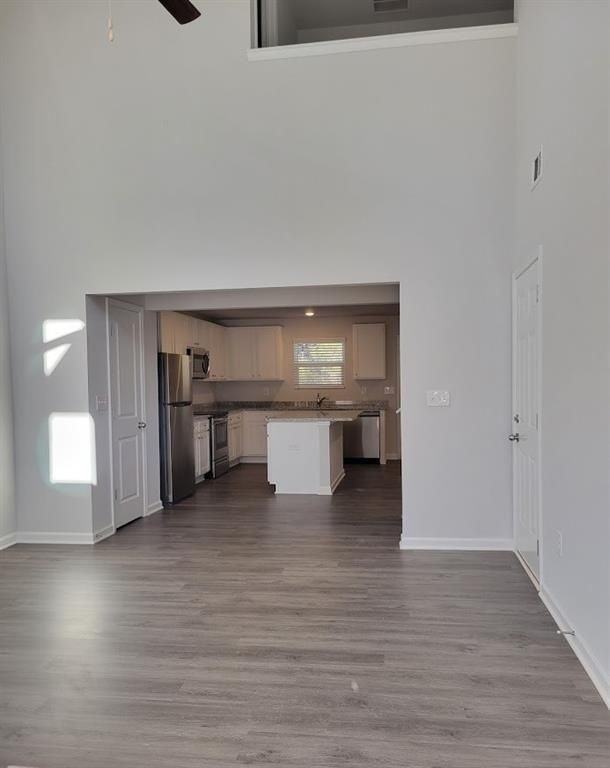 612 W Vincent Dr - Photo 3 of 9