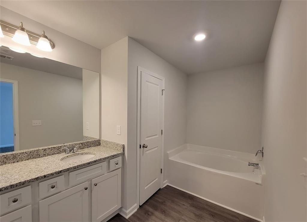 612 W Vincent Dr - Photo 7 of 9