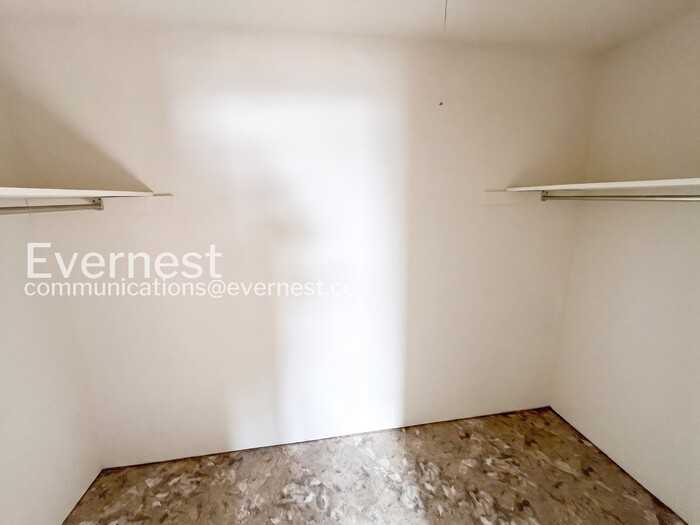 12916 N Cresap St #17 - Photo 2 of 11