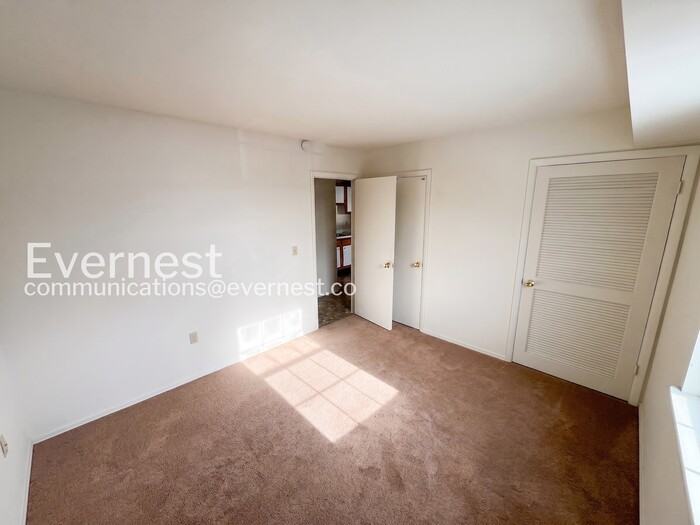 12916 N Cresap St #17 - Photo 3 of 11