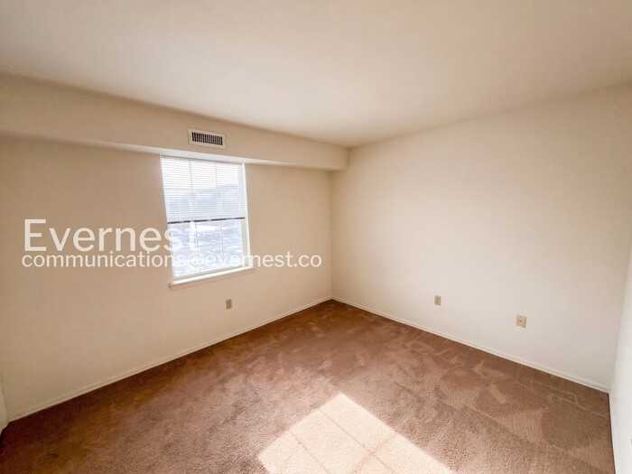 12916 N Cresap St #17 - Photo 4 of 11