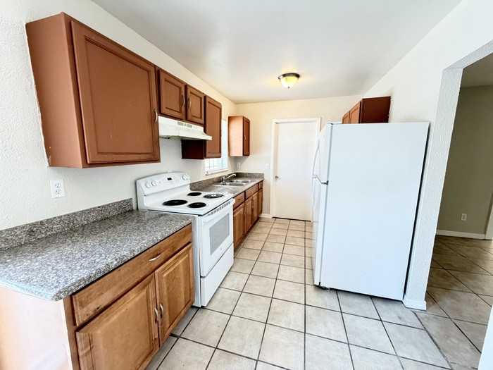 2913 Willie Mays Pkwy - Photo 4 of 14