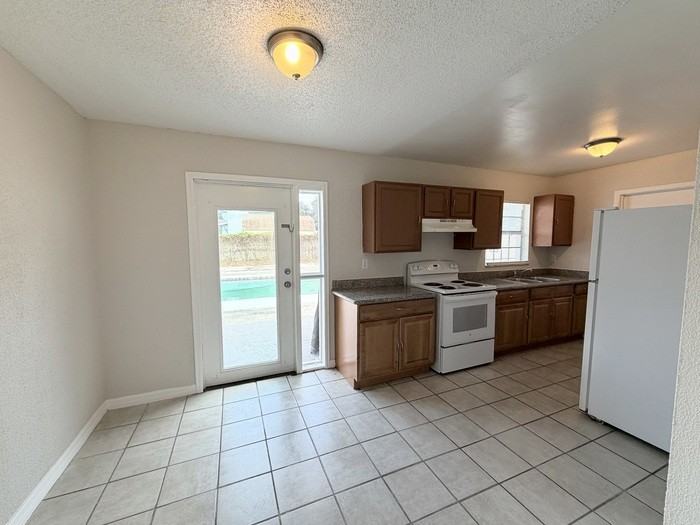 2913 Willie Mays Pkwy - Photo 5 of 14