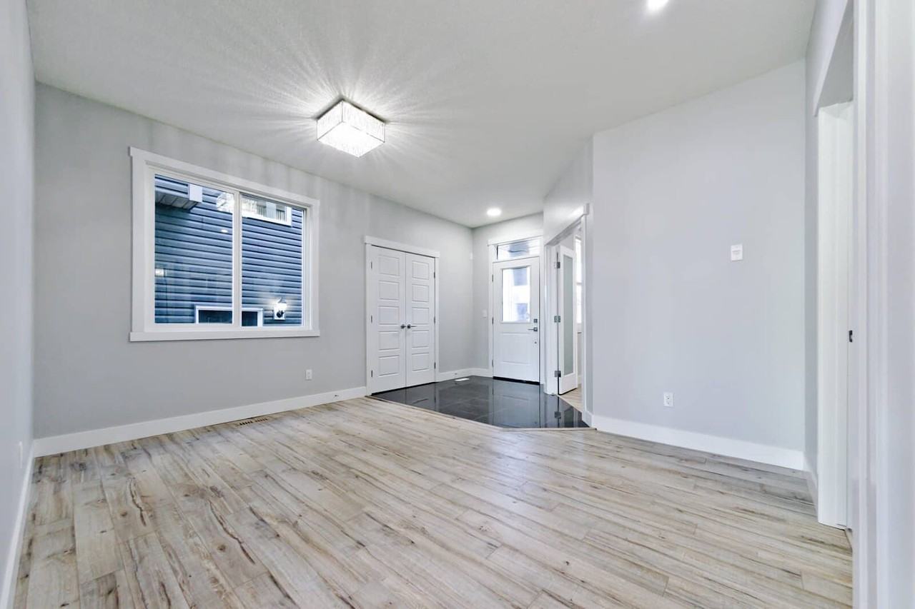 613 Midtown Pl Sw - Photo 3 of 35