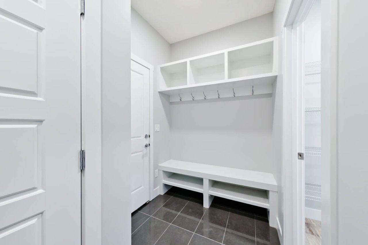 613 Midtown Pl Sw - Photo 7 of 35