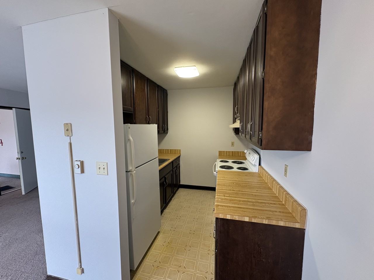 410 N State St #R3 - Photo 2 of 8