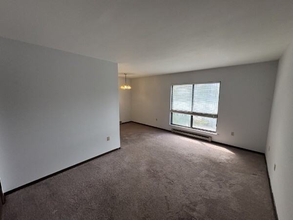 410 N State St #R3 - Photo 5 of 8