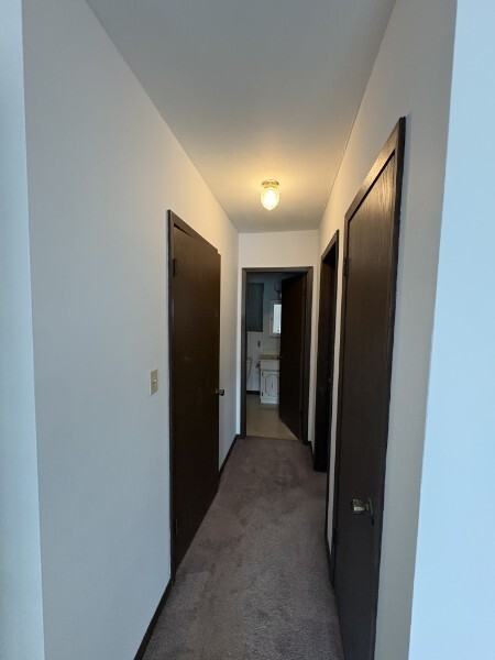 410 N State St #R3 - Photo 6 of 8