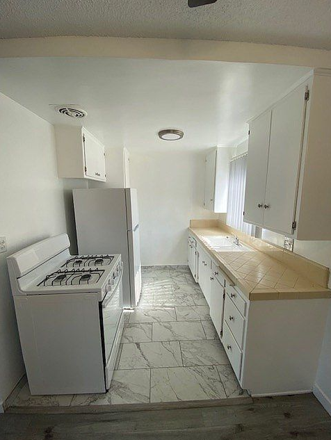 4008 Stevely Ave #6 - Photo 3 of 10