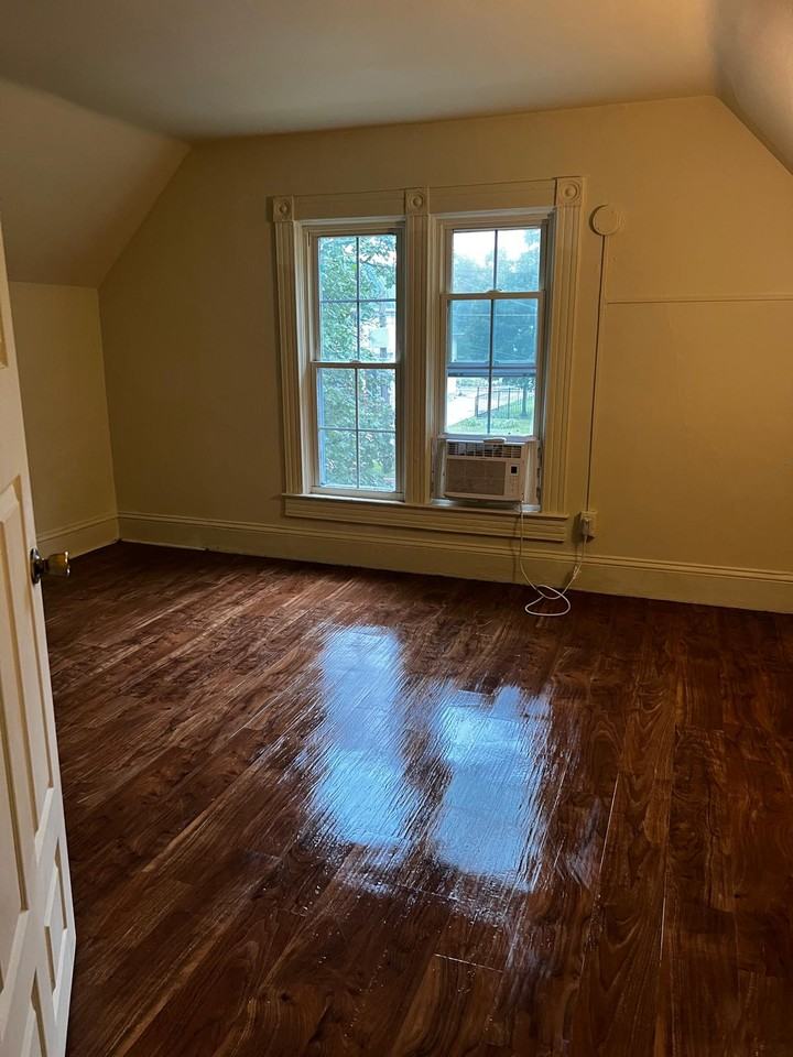 1037 Bluff St #2 - Photo 5 of 8