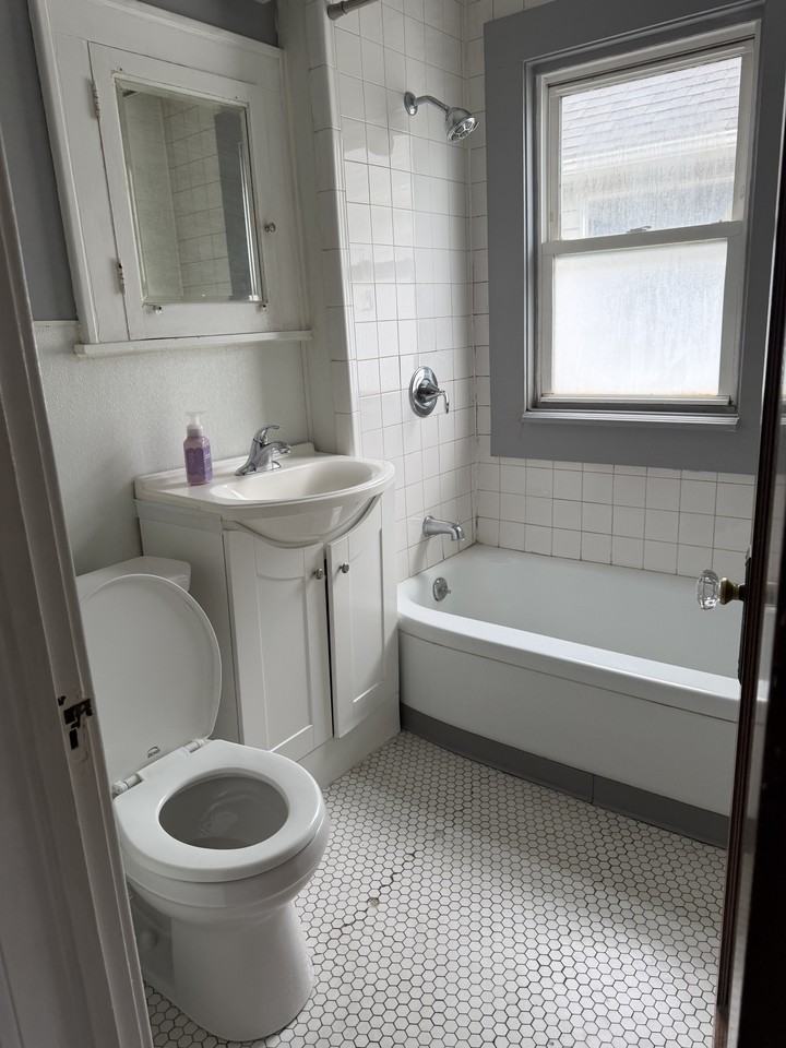 151 Shepard Ave - Photo 7 of 7
