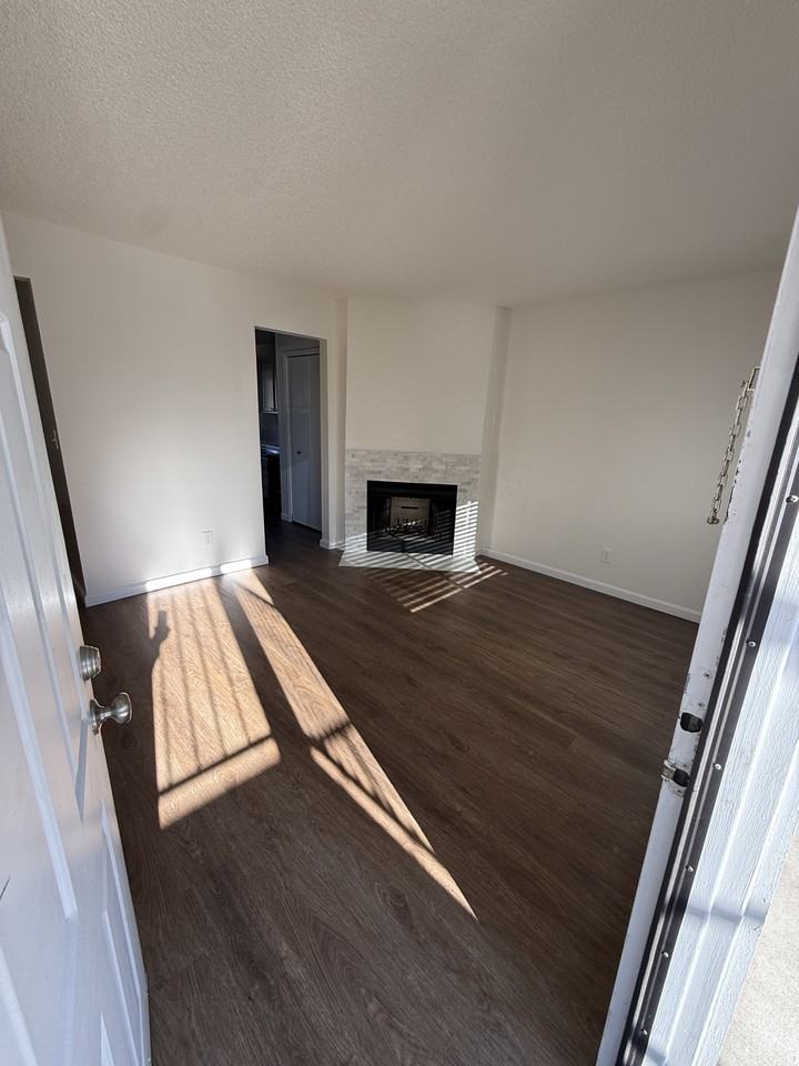 520 Winnie Way #528 - Photo 3 of 17