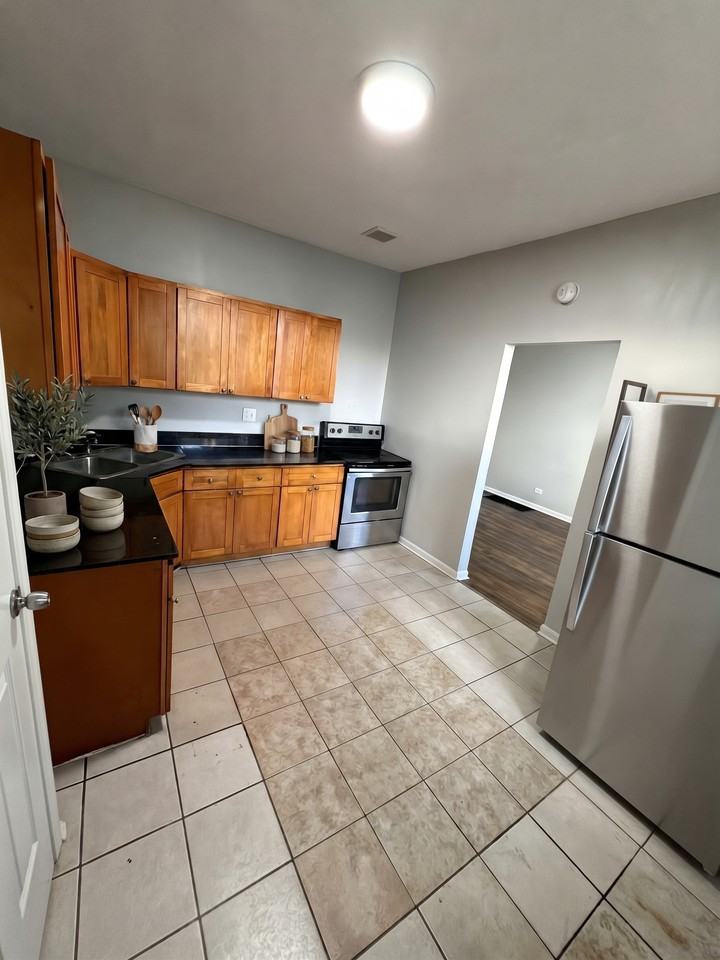 1966 South Trumbull - Photo 4 of 14
