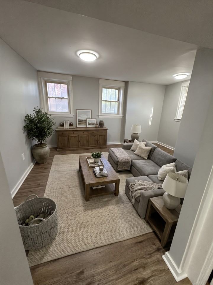 4334 West West End - Photo 2 of 16