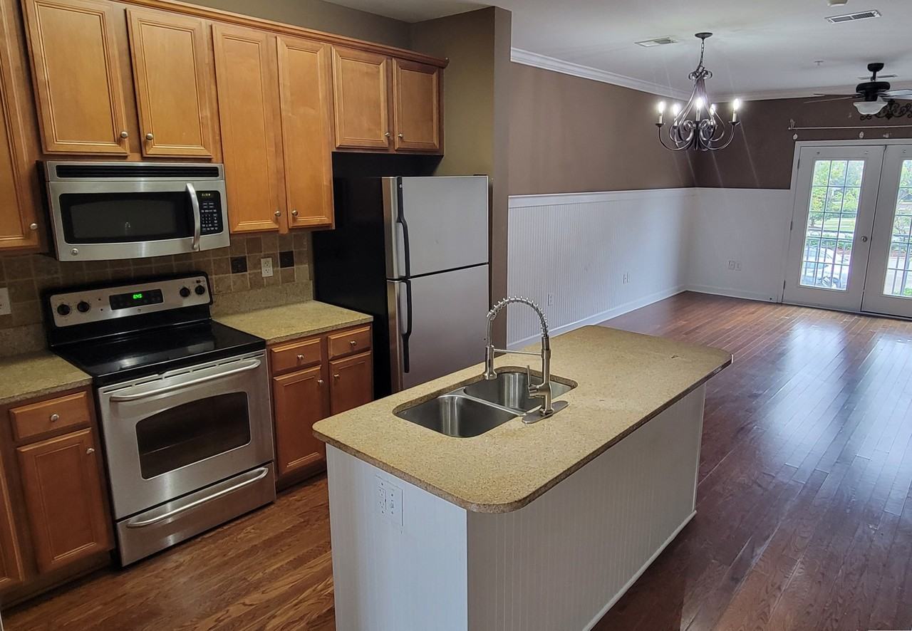 3578 Saint James Ave - Photo 2 of 15