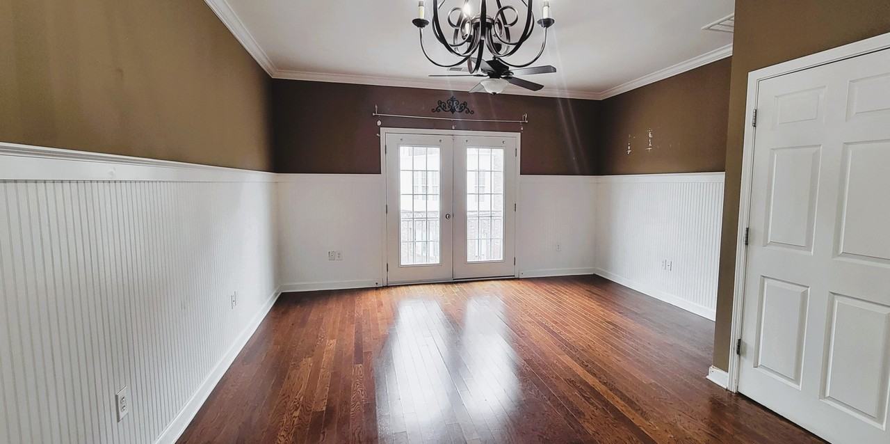 3578 Saint James Ave - Photo 3 of 15