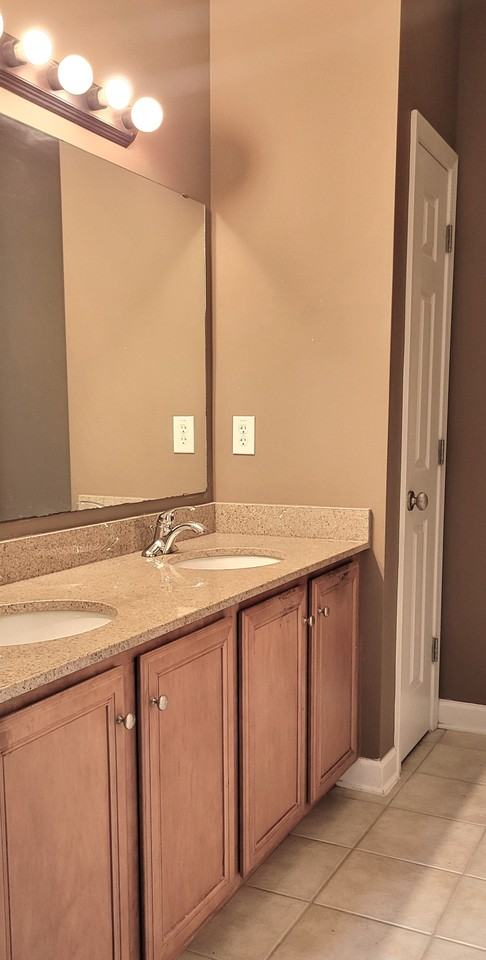 3578 Saint James Ave - Photo 4 of 15