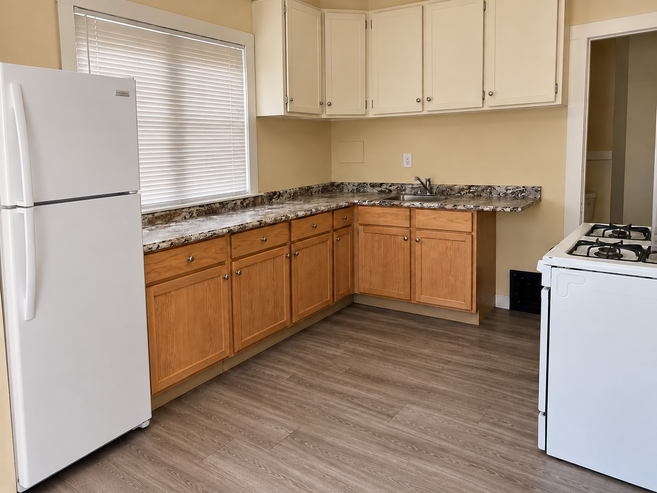 219 Jackson St - Photo 2 of 16