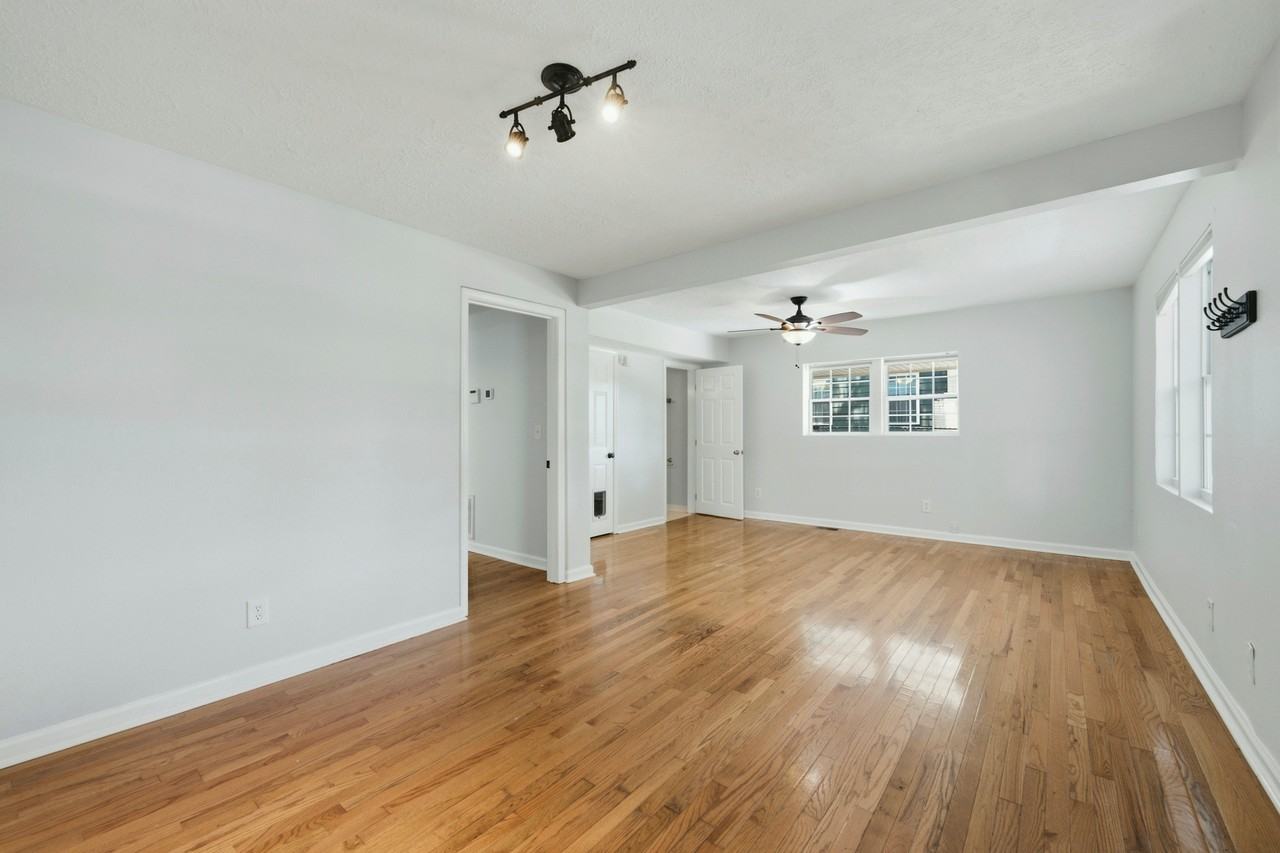 899 Bouldercrest Dr Se #1 - Photo 5 of 40