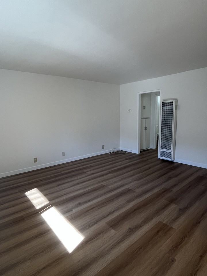 5150 Neptune Sq #F - Photo 6 of 19