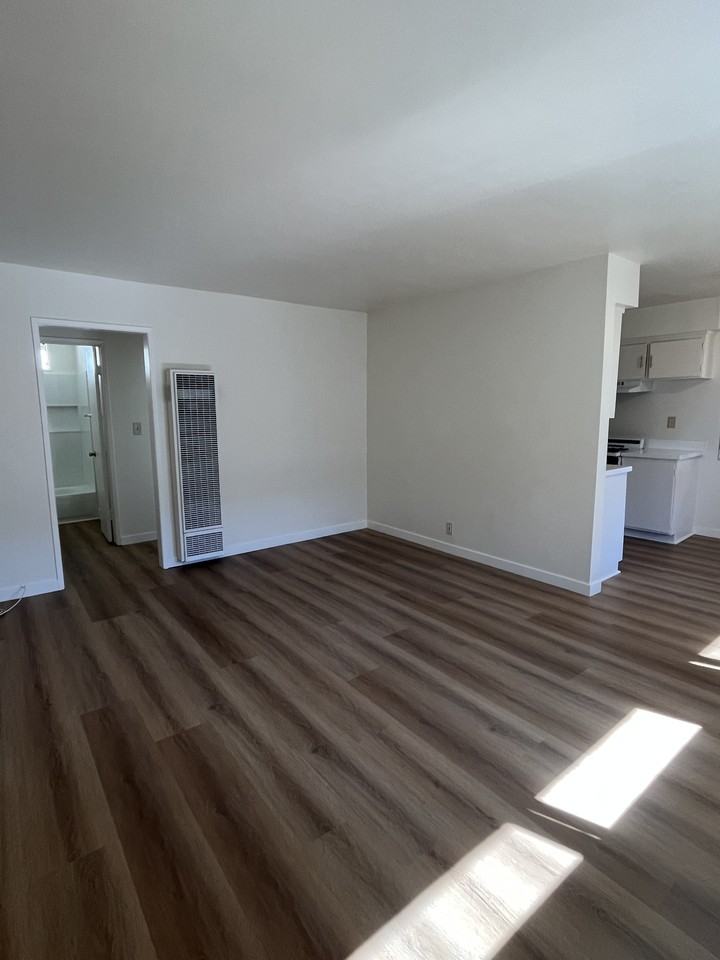 5150 Neptune Sq #F - Photo 7 of 19