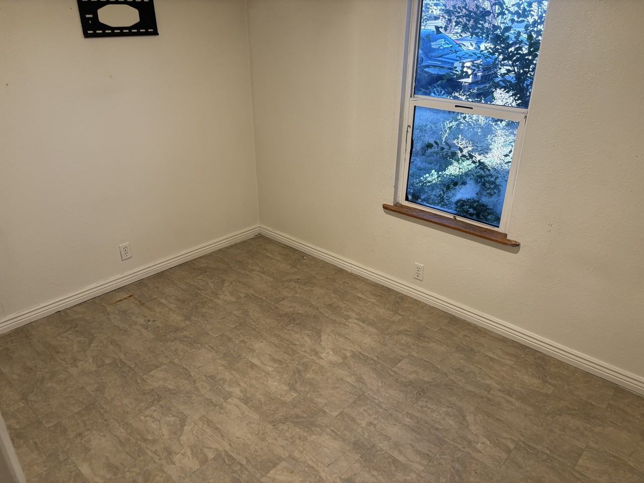 550 Turley Ave #1 - Photo 4 of 13
