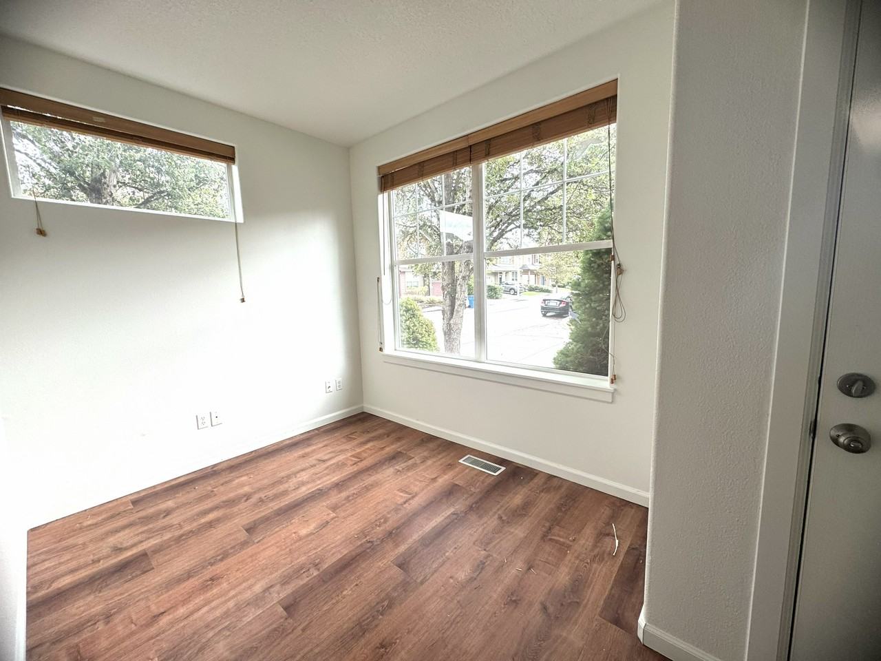 5822 Ne 59th Cir #1 - Photo 3 of 21