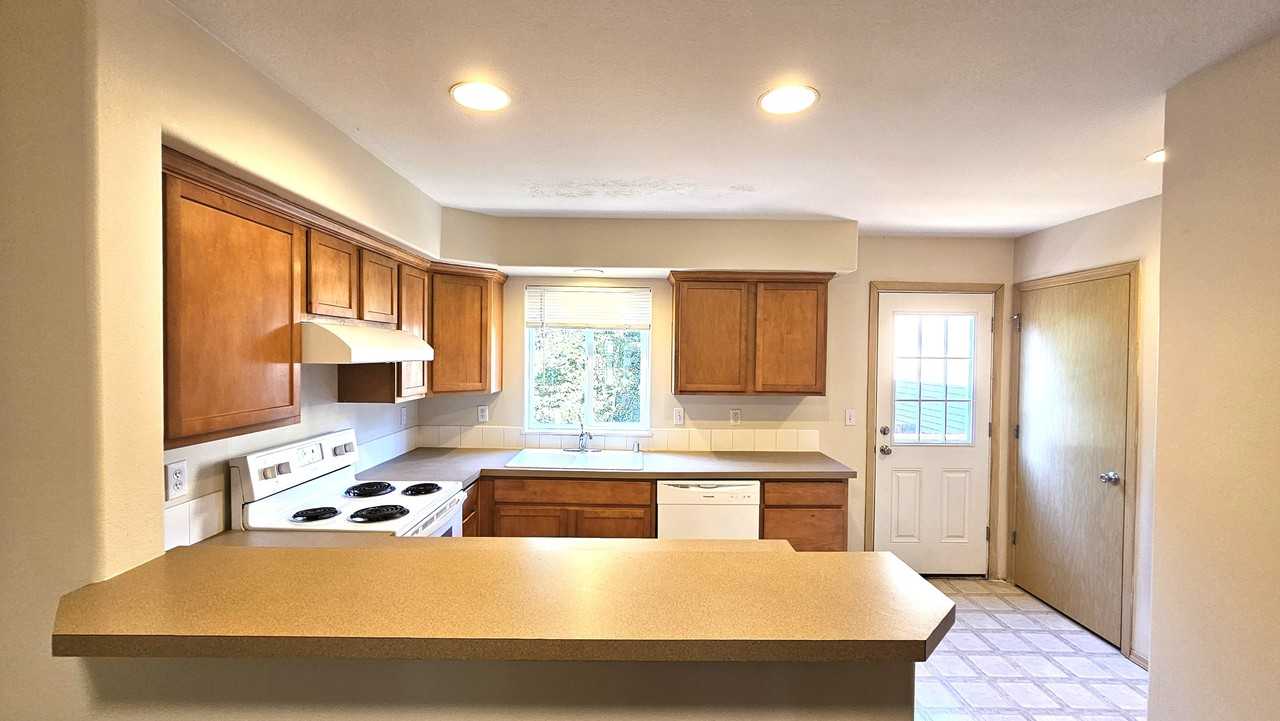 4484 Ne Nicholson Loop #1 - Photo 4 of 23