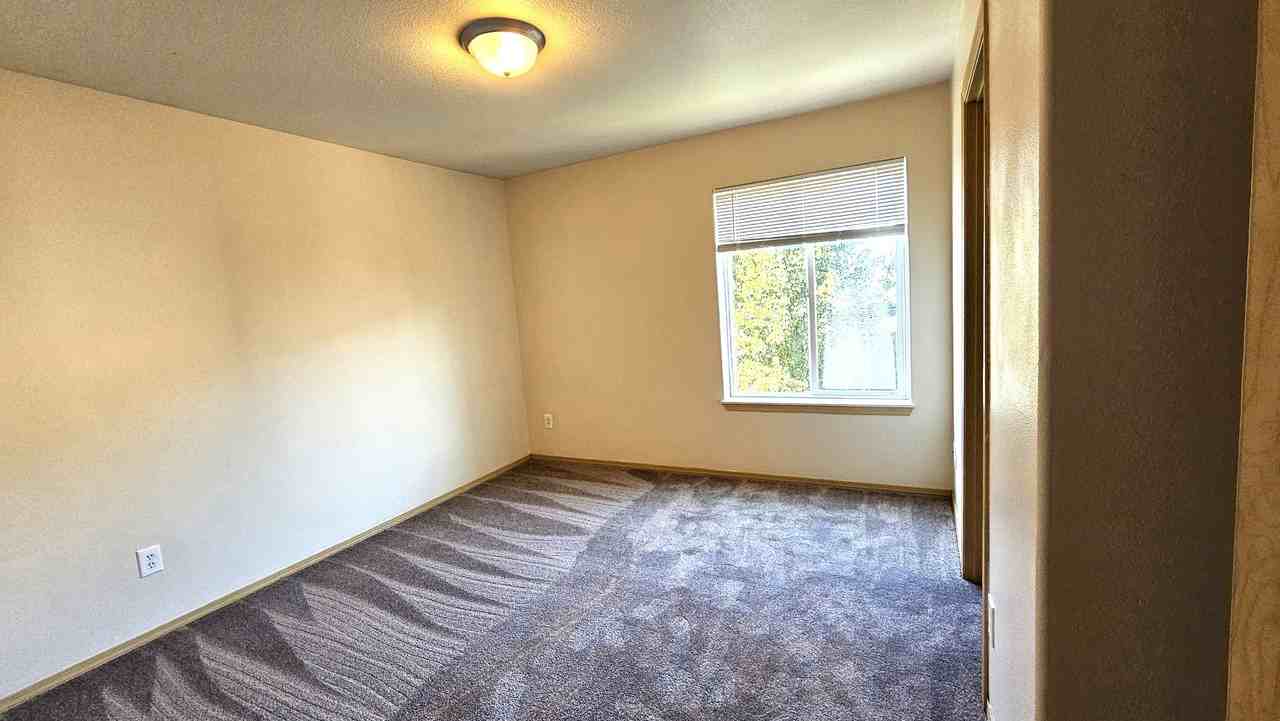 4484 Ne Nicholson Loop #1 - Photo 7 of 23