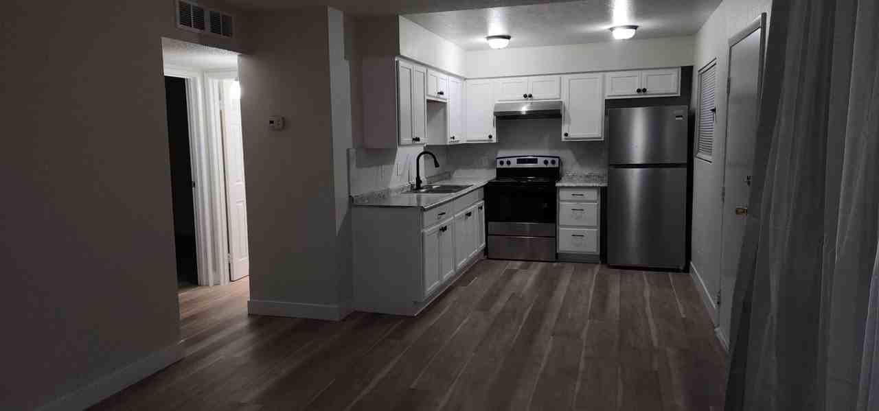 3390 Cambridge St - Photo 4 of 10