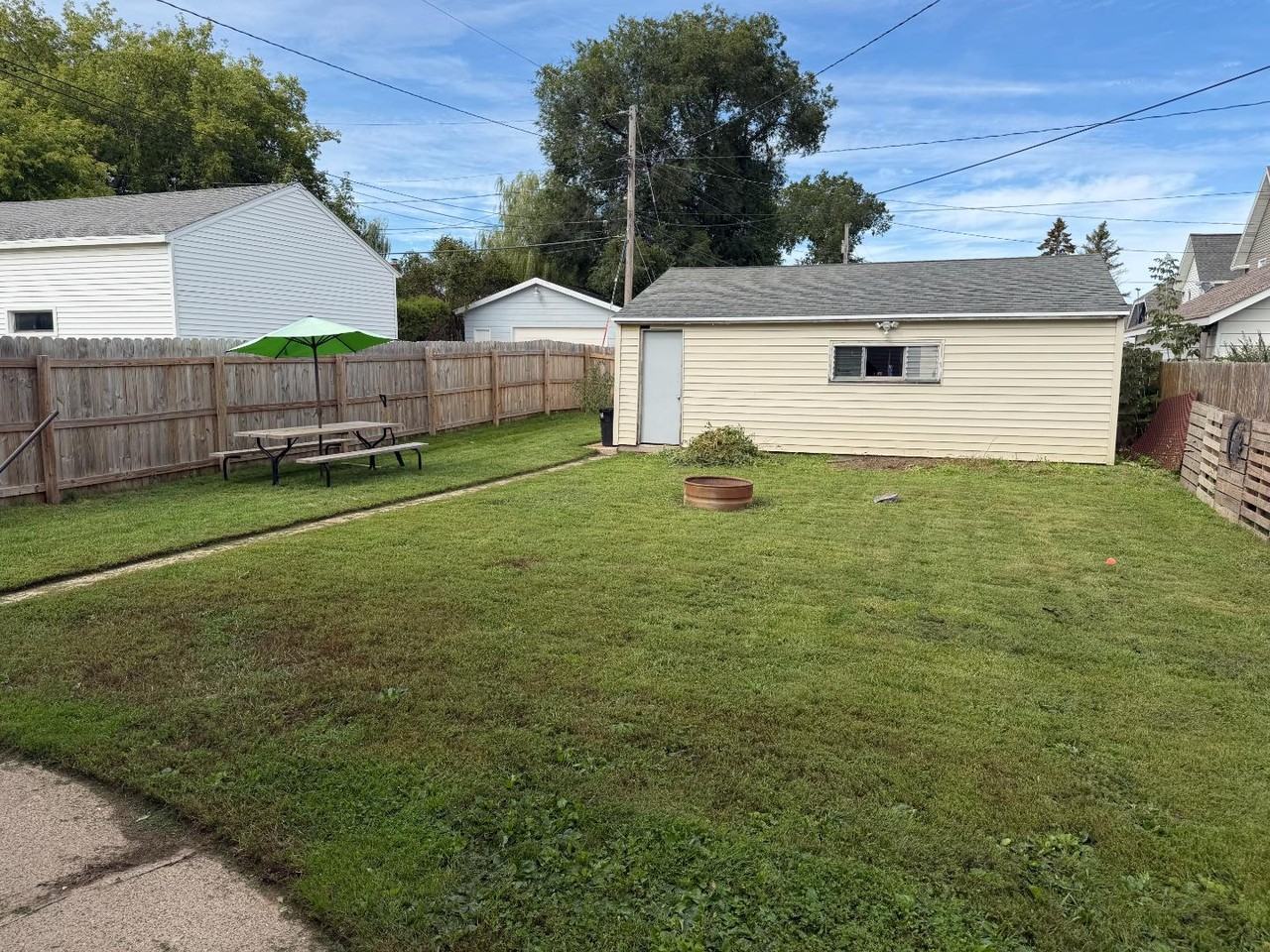1910 Martin Ave - Photo 2 of 15