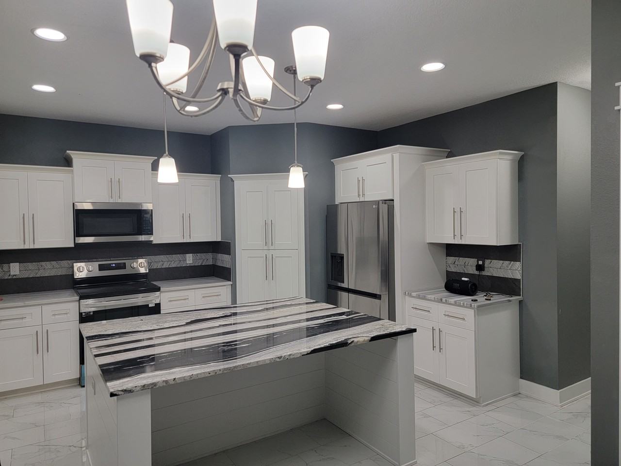 1905 Strauss Avenue - Photo 7 of 52