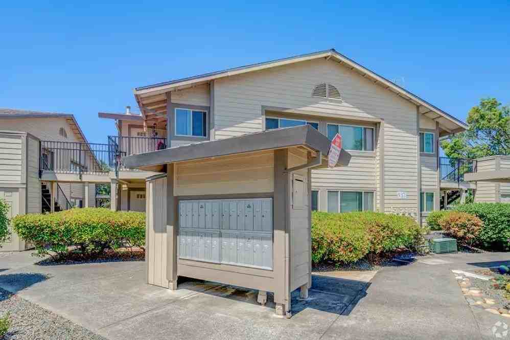 941 Danrose Dr - Photo 4 of 16