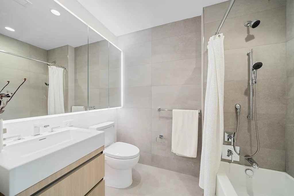 1 West Street #2609 - Photo 5 of 11