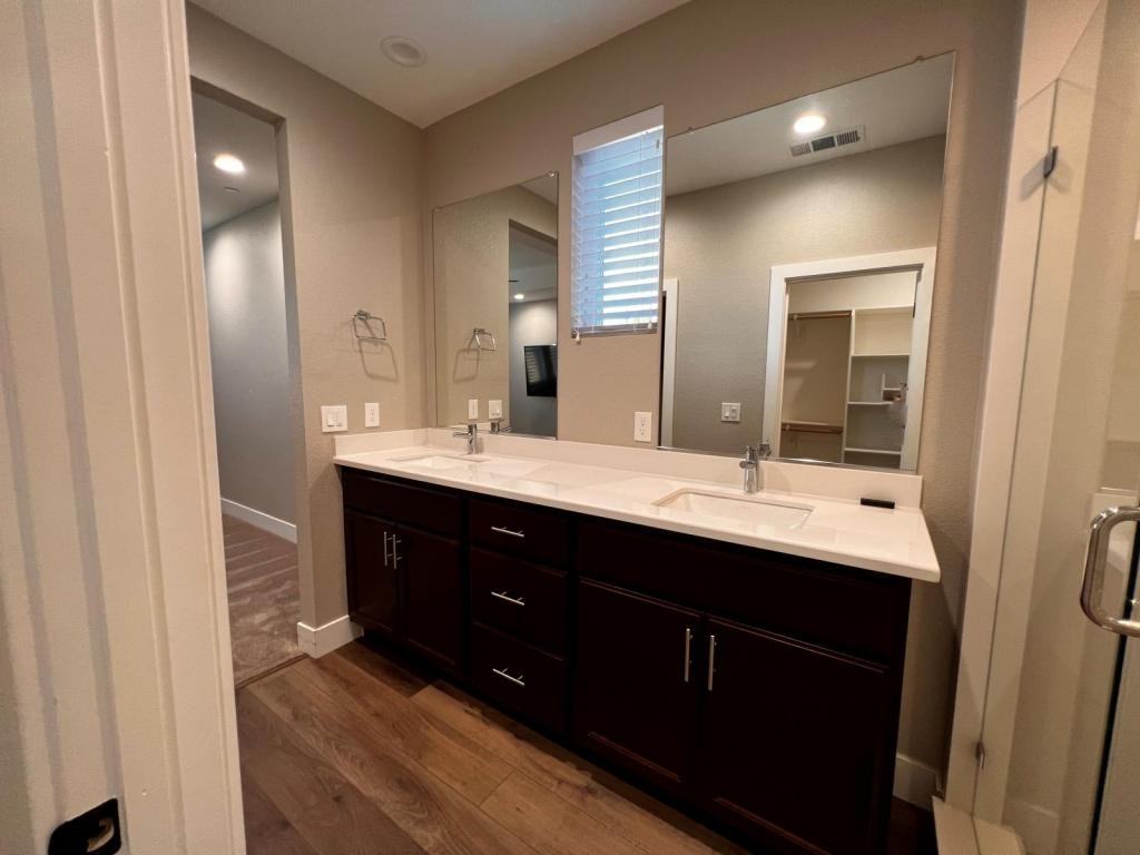 571 Murdoch Ct - Photo 6 of 10