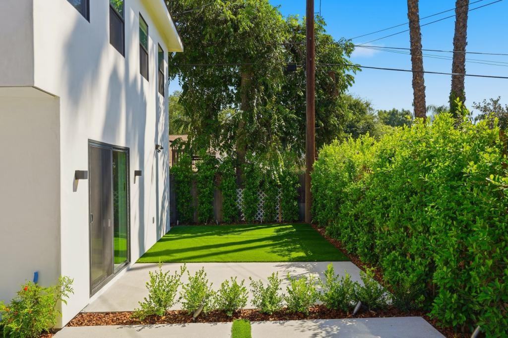 5660 Columbus Ave - Photo 6 of 34