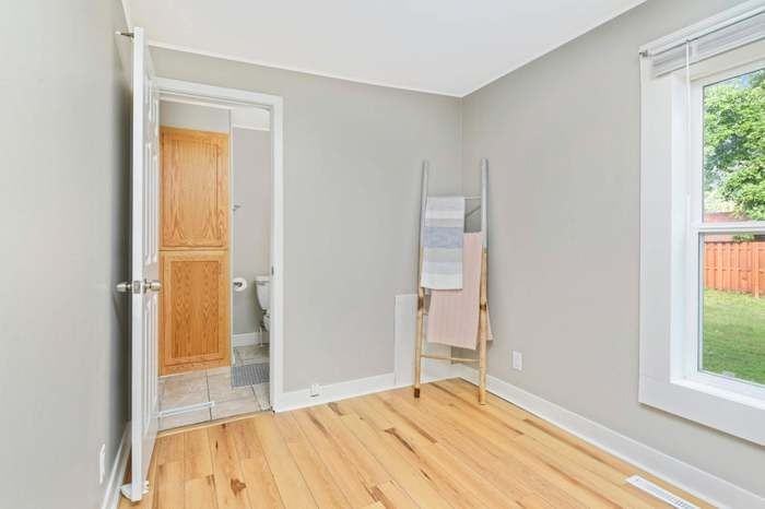 20660 Holyoke Ave - Photo 7 of 14