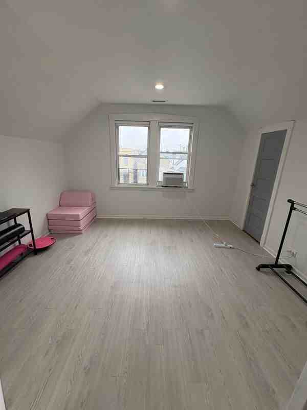 2139 N Karlov Ave ##3 - Photo 7 of 14