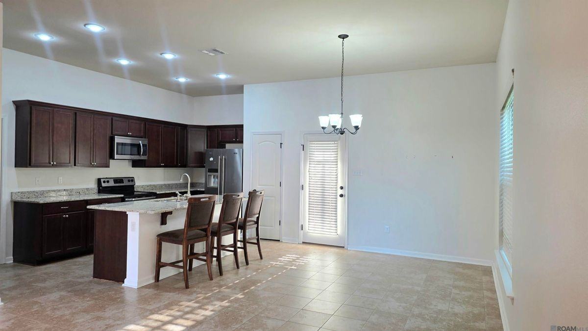14547 Stone Gate Dr - Photo 3 of 23