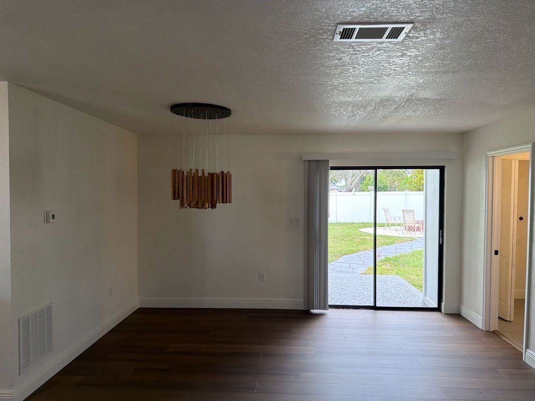 343 Shore Dr E - Photo 6 of 23