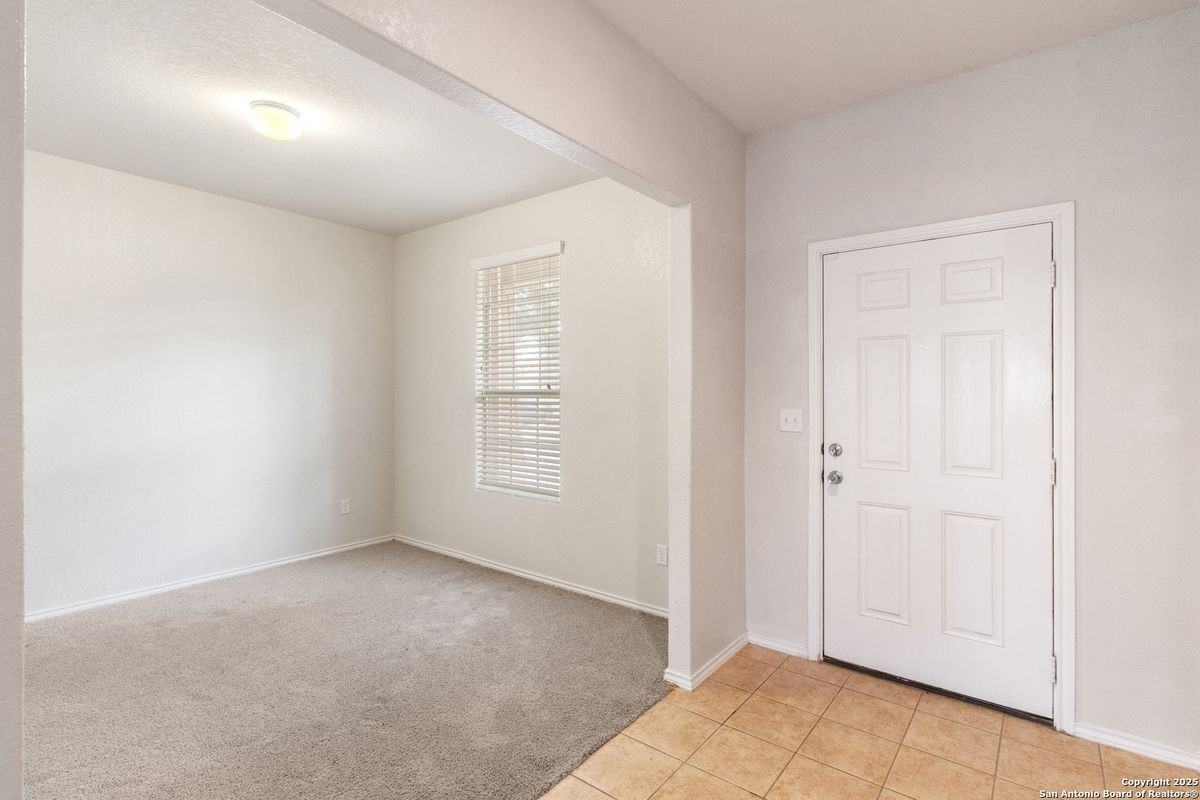 3746 Lazy Diamond - Photo 3 of 25