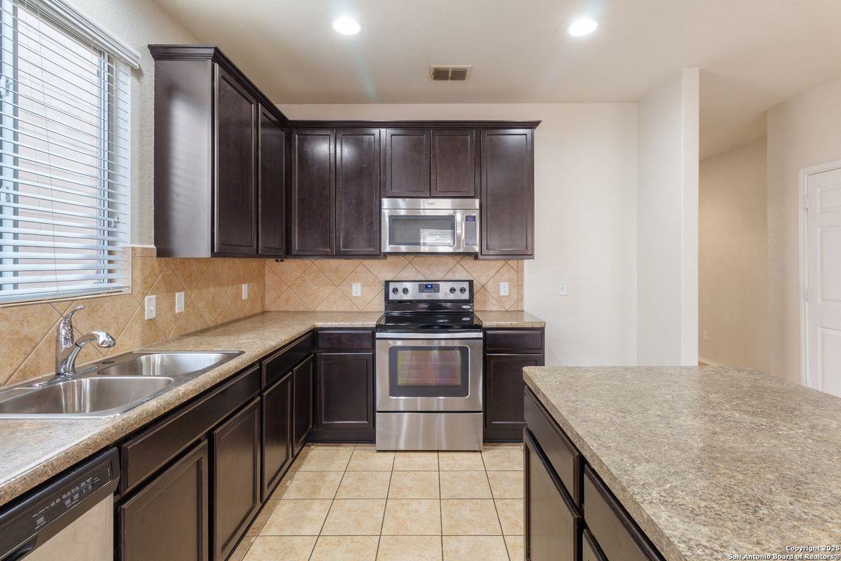 3746 Lazy Diamond - Photo 4 of 25