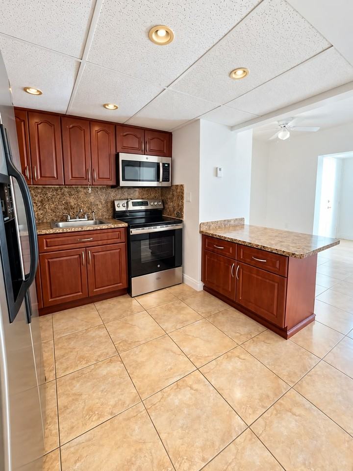 10972 Southwest 4th Street #J2 - Photo 4 of 15